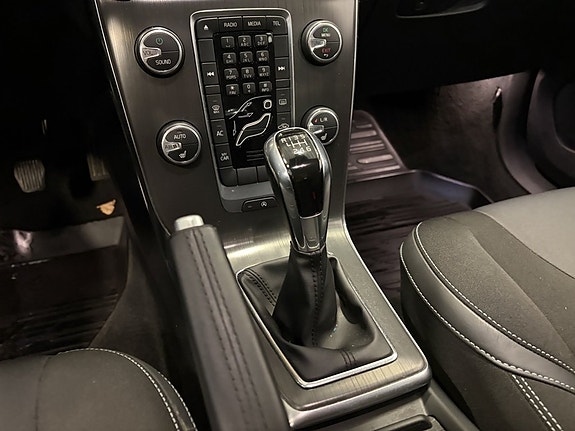 Volvo V40 14 of 20