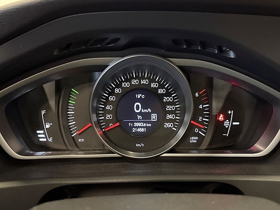 Volvo V40 13 of 20