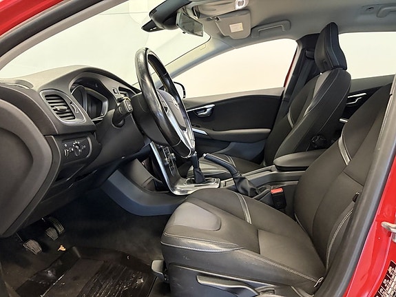 Volvo V40 7 of 20