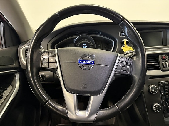 Volvo V40 12 of 20