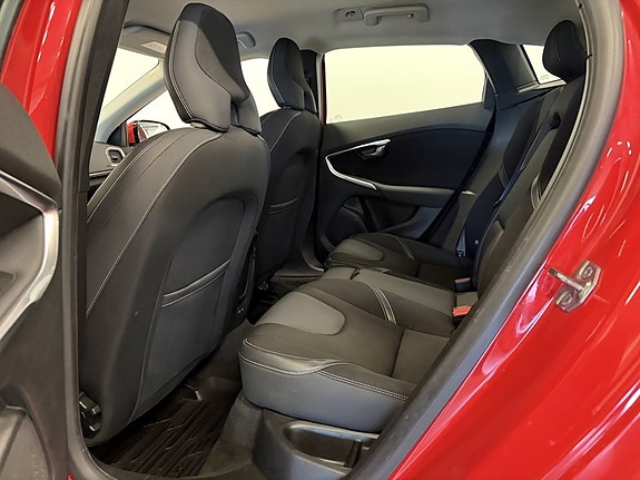 Volvo V40 9 of 20
