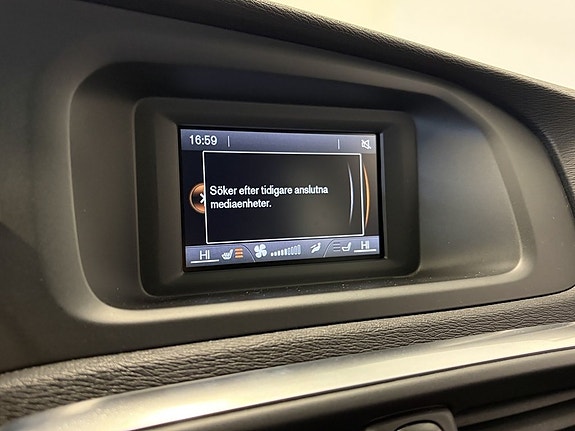Volvo V40 15 of 20