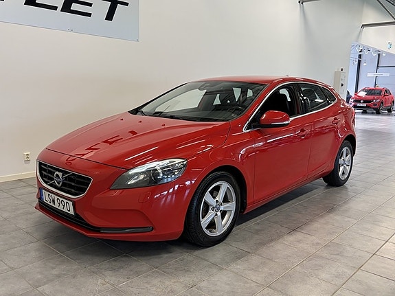 Volvo V40 2 of 20