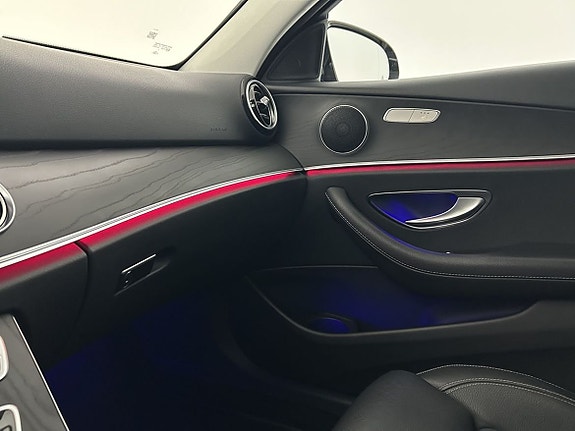 Mercedes-Benz E 220 d 16 of 19
