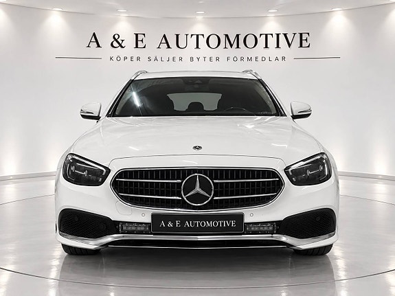 Mercedes-Benz E300 de 4 of 20