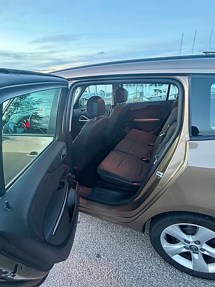 Opel Zafira Tourer 10 of 12