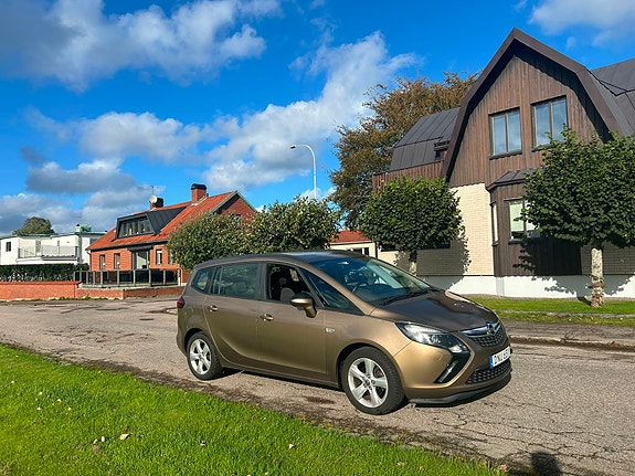 Opel Zafira Tourer 8 of 12