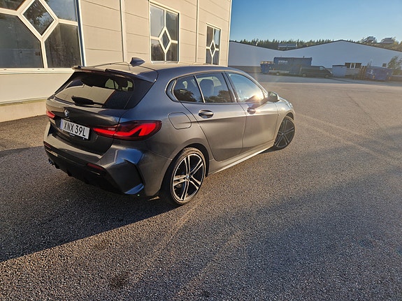 BMW 118i 2 of 3