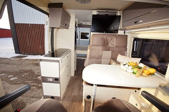 Chausson *5.99m*Dieselvärmare*Solceller*Euro6*Inverter*2x TV 2 of 26