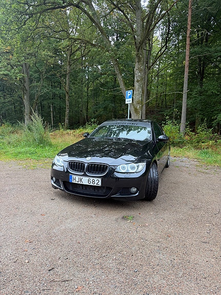 BMW 335i 2 of 8