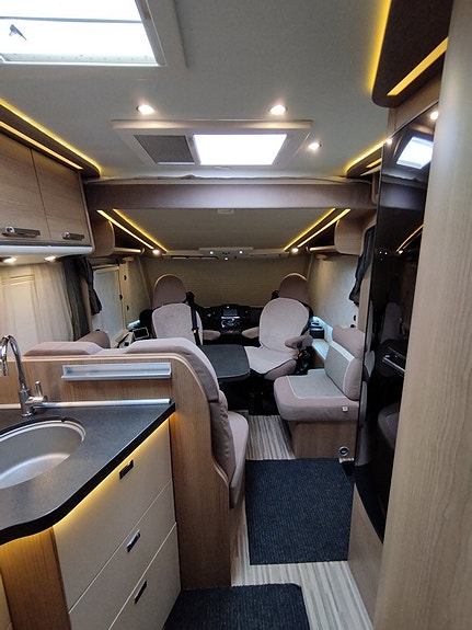 Carthago Malibu 440 QB Queesbed solceller AC Taksäng 3500 kg 7 of 30