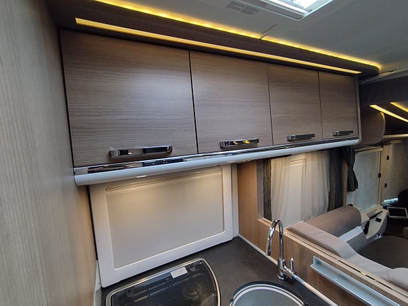 Carthago Malibu 440 QB Queesbed solceller AC Taksäng 3500 kg 24 of 30