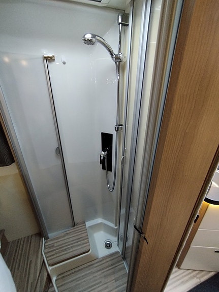 Carthago Malibu 440 QB Queesbed solceller AC Taksäng 3500 kg 19 of 30