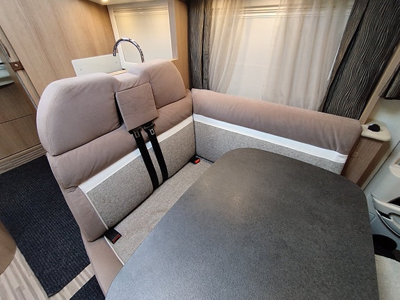 Carthago Malibu 440 QB Queesbed solceller AC Taksäng 3500 kg 13 of 30