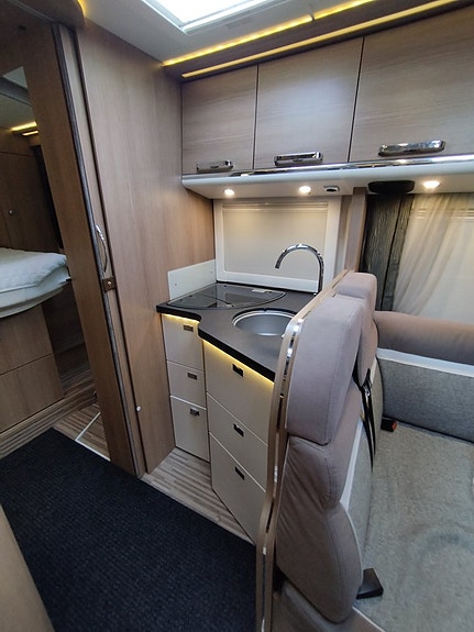 Carthago Malibu 440 QB Queesbed solceller AC Taksäng 3500 kg 16 of 30