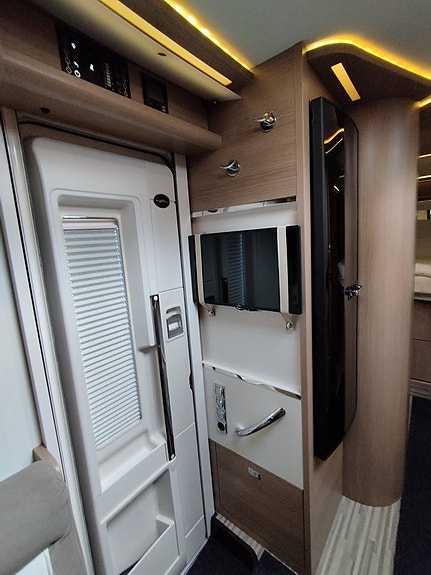 Carthago Malibu 440 QB Queesbed solceller AC Taksäng 3500 kg 29 of 30