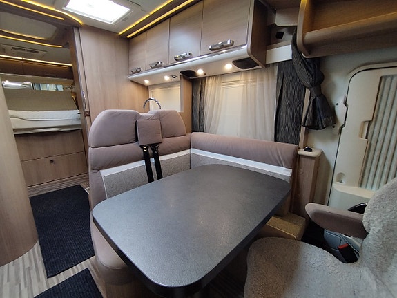 Carthago Malibu 440 QB Queesbed solceller AC Taksäng 3500 kg 14 of 30