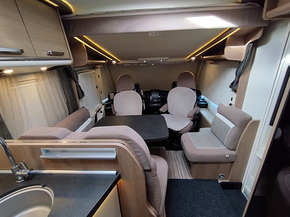 Carthago Malibu 440 QB Queesbed solceller AC Taksäng 3500 kg 10 of 30