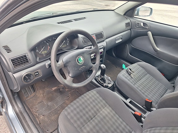 Skoda Octavia 9 of 11