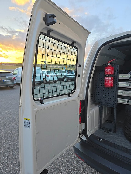 Volkswagen Caddy Maxi 8 of 18