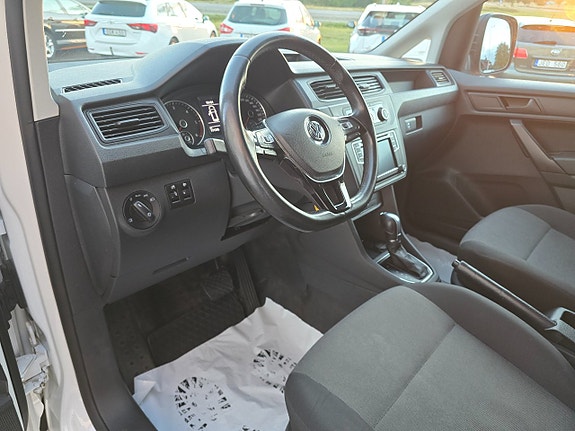 Volkswagen Caddy Maxi 10 of 18