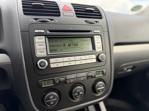 Volkswagen Golf V 15 of 16