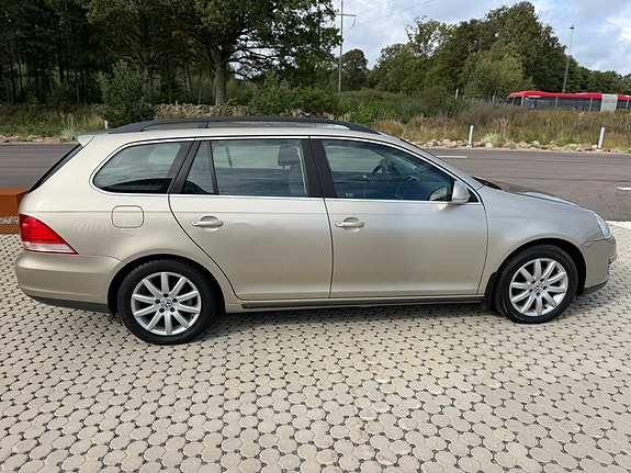 Volkswagen Golf V 11 of 16