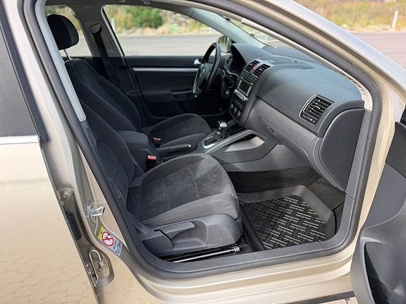 Volkswagen Golf V 13 of 16