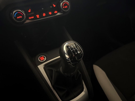 Nissan Micra 19 of 20
