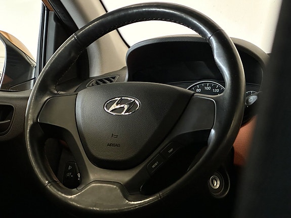 Hyundai i10 8 of 10