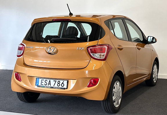 Hyundai i10 4 of 10