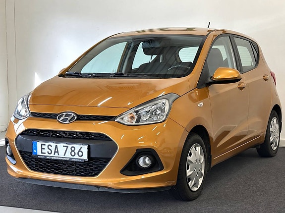 Hyundai i10 2 of 10