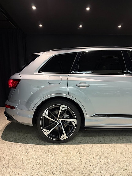 Audi Q7 8 of 22
