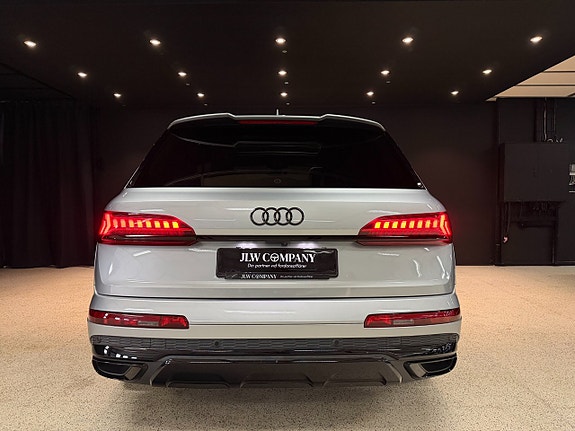 Audi Q7 9 of 22