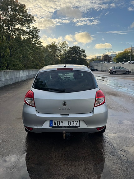 Renault Clio 11 of 14