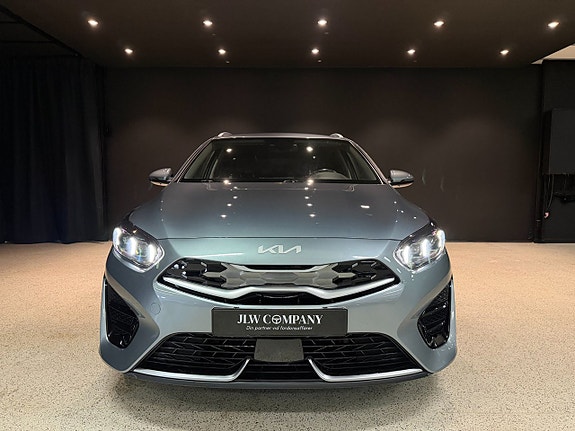 Kia Ceed 2 of 18