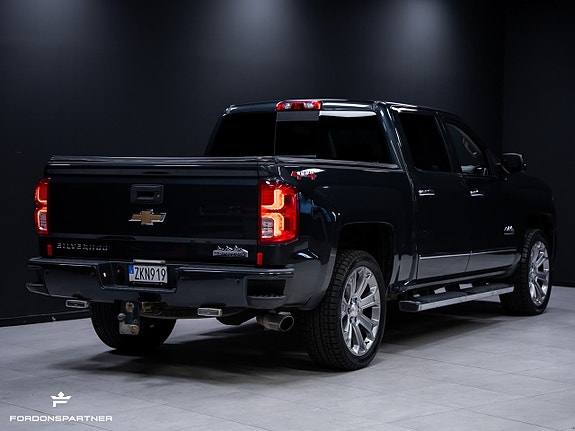 Chevrolet Silverado 1500 8 of 30