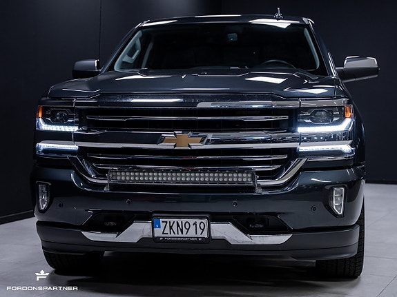 Chevrolet Silverado 1500 2 of 30