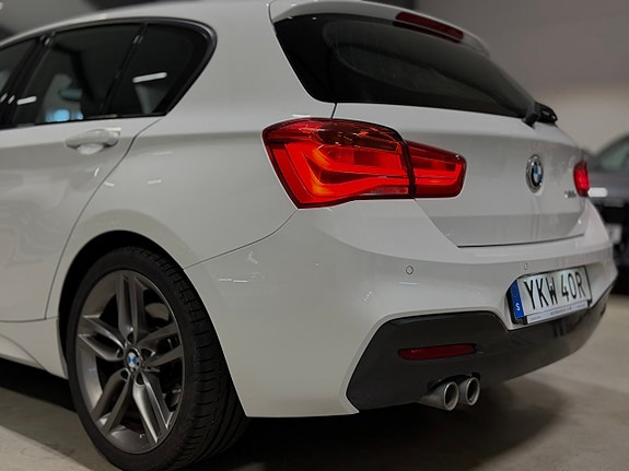 BMW 120i 5 of 18