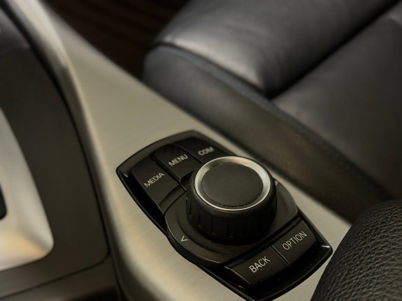 BMW 120i 15 of 18