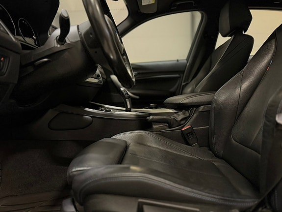 BMW 120i 11 of 18