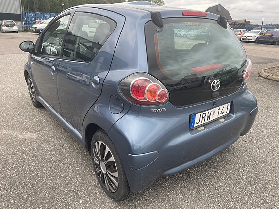 Toyota Aygo 6 of 8