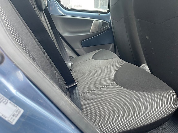 Toyota Aygo 5 of 8