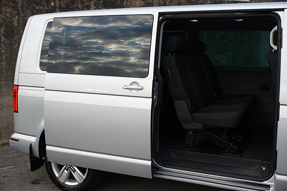 Volkswagen Caravelle 5 of 30