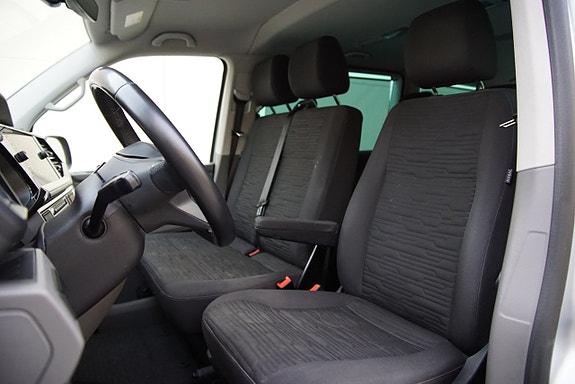 Volkswagen Caravelle 16 of 30