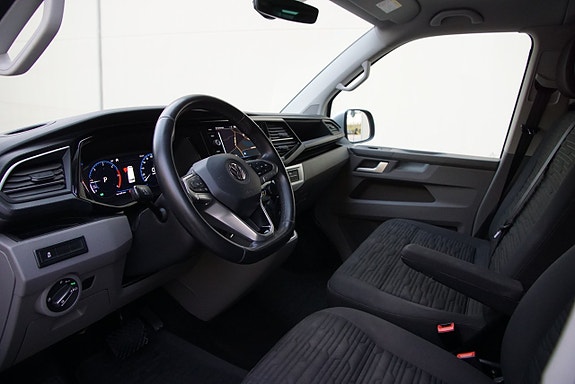 Volkswagen Caravelle 18 of 30