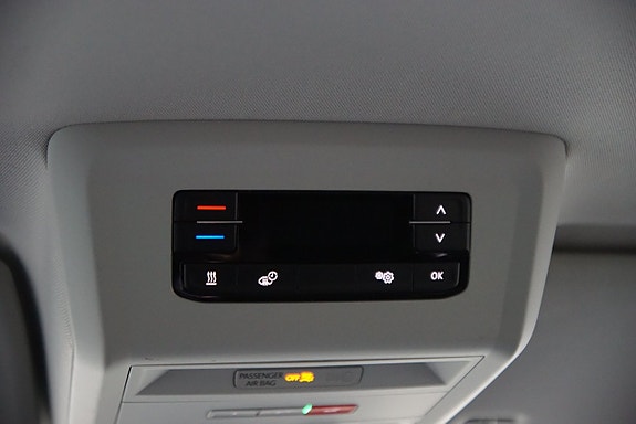 Volkswagen Caravelle 28 of 30