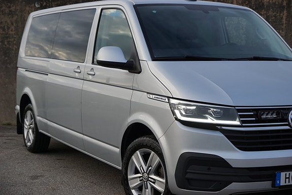 Volkswagen Caravelle 2 of 30