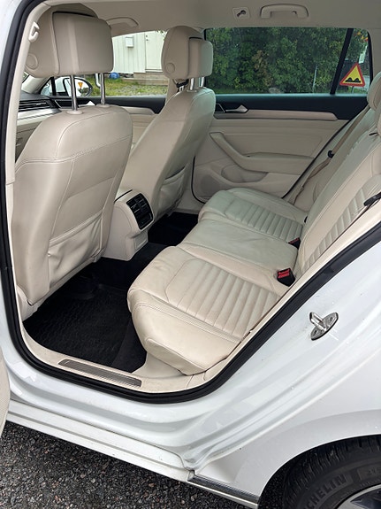 Volkswagen Passat 5 of 7