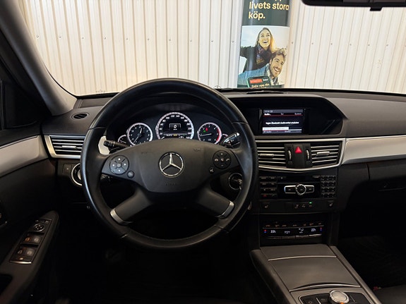 Mercedes-Benz E200 9 of 19